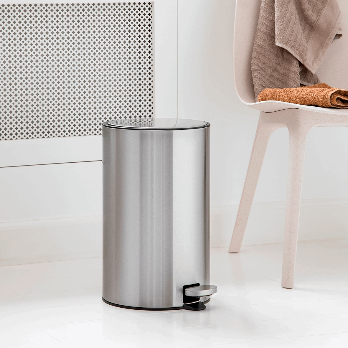 Stainless Steel Pedal Bin Round - KT Bazar BD Shop