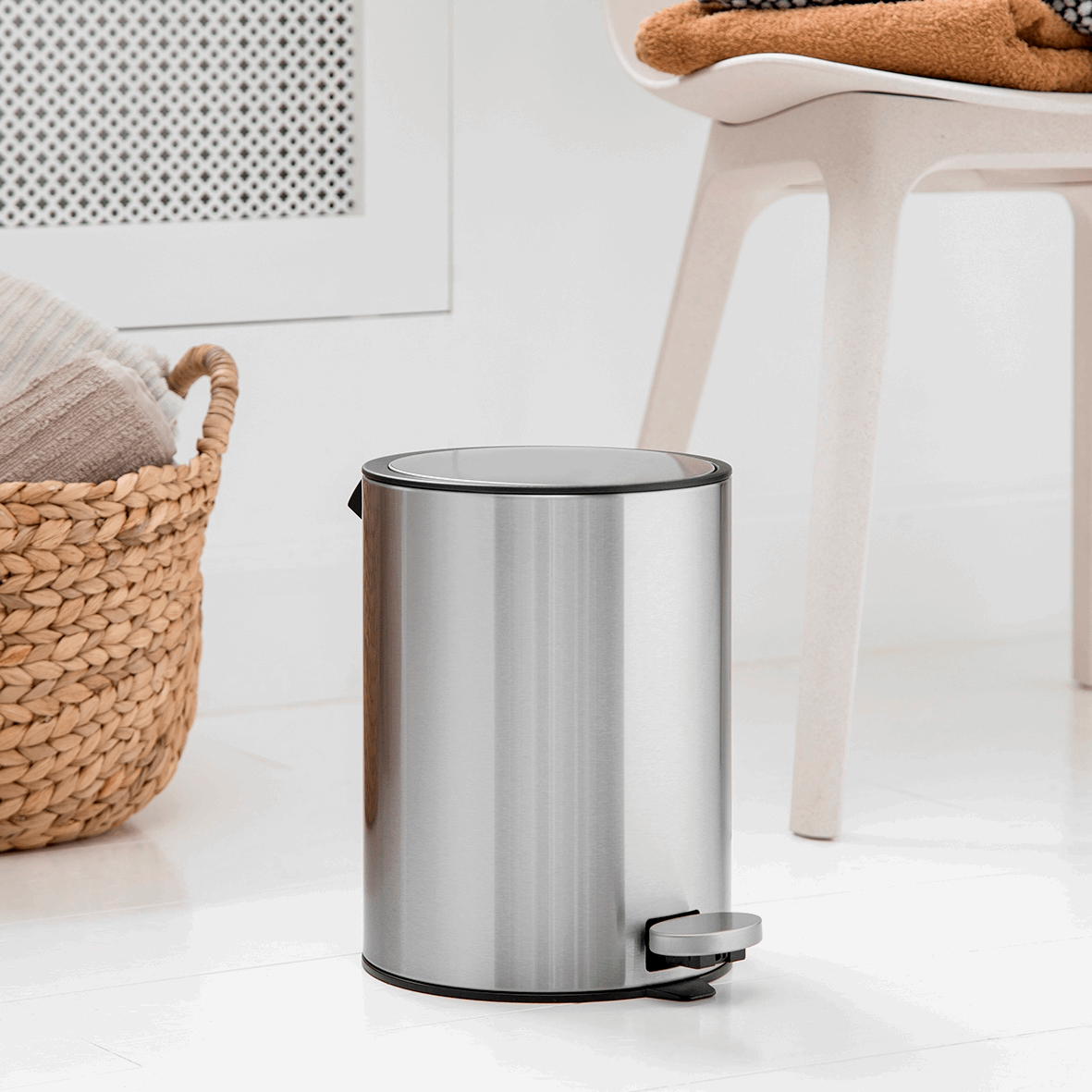 Stainless Steel Pedal Bin Round - KT Bazar BD Shop